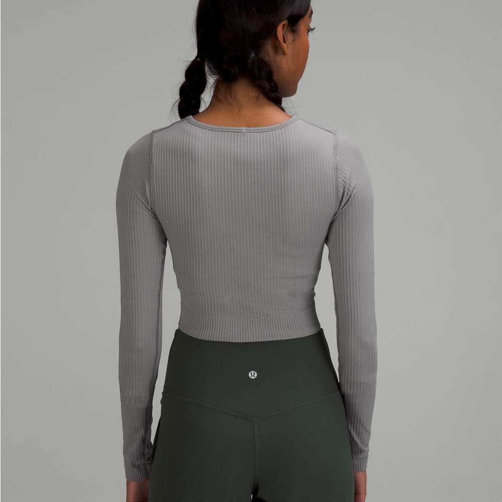 Gray Ribbed Long Sleeve Crop Top - Picture 2 of 8